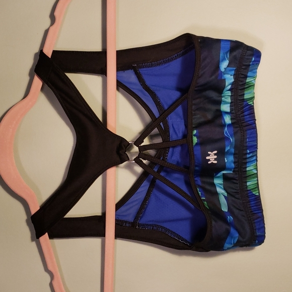 Sports bra size small - Picture 2 of 6